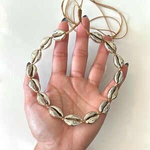 GORGEOUS! MARTHA CALVO ✨14K GOLD PLATED PUKA SHELL DESIGNER NECKLACE✨